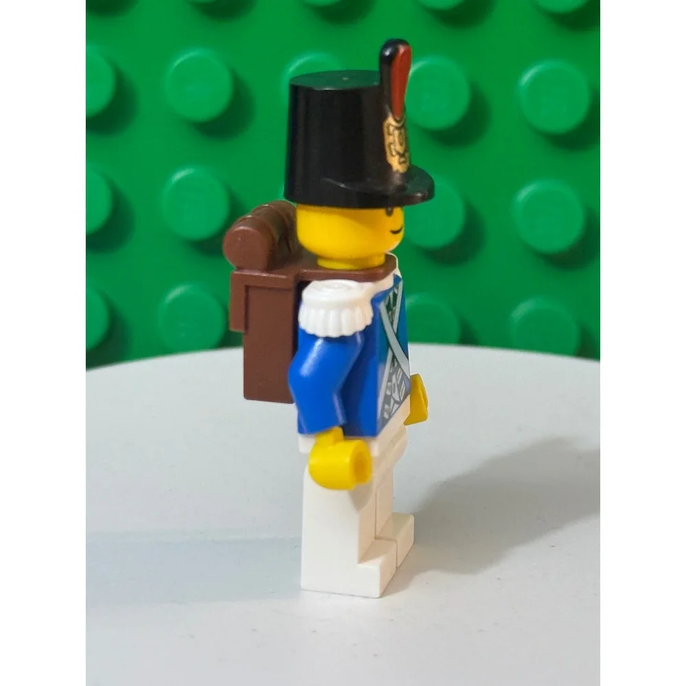 LEGO Pirates Imperial Soldier Minifigure Blue Coat Brown Backpack Shako Hat
